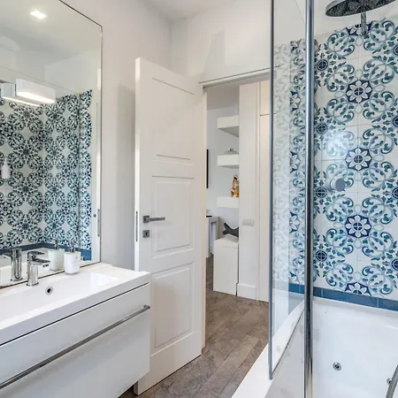 Il Canto Delle Sirene - Sofia * Σορέντο